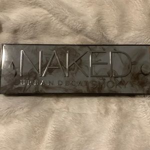 Urban Decay Naked Smokey very lightly used!